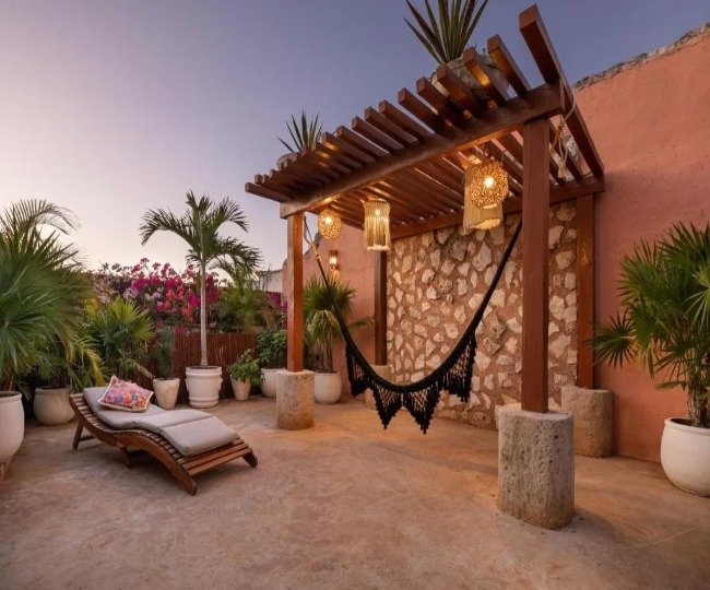 Hotel Le Muuch or Simlar